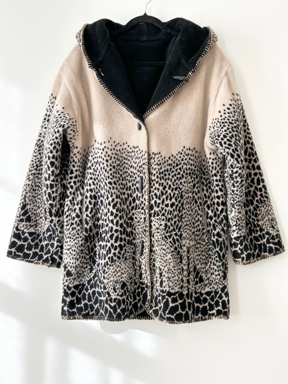 VTG Denali Reversible Sherpa Fleece Cat Print Hooded Blanket Coat